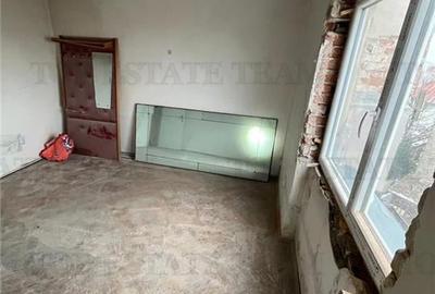 2 garsoniere adiacente la rosu pe Calea Grivitei, etaj 4 - 8