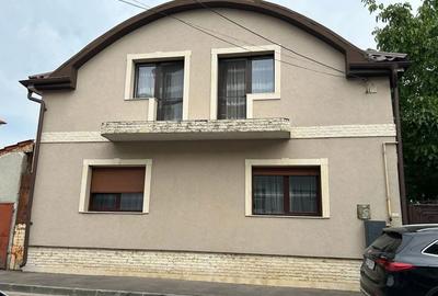 Casă cu 4 camere decomandat în Cantemir - 1