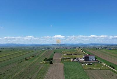 Teren de 36977 mp, în Central - 15