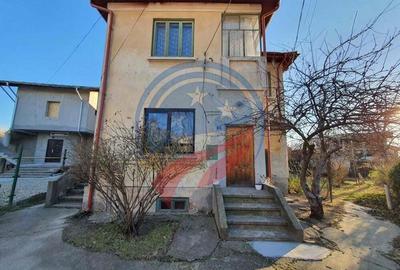 Casă cu Teren 486 Mp în Central