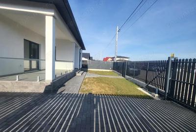 Casă cu Teren 270 Mp în Hemeiuș - 3