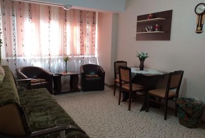 Apartament cu 3 camere semidecomandat în Malu Roșu - 1