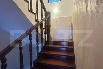 Casă cu 7 camere cu Teren 500 Mp în Lipovei