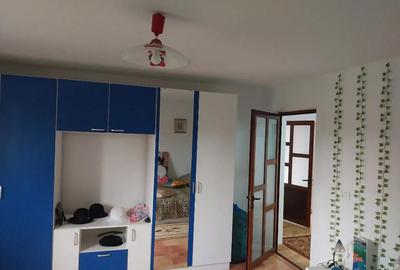 Vind casa mobilata Petre?ti - 2