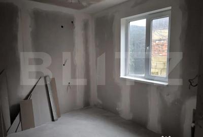 Casă cu 3 camere cu Teren 230 Mp în Lascăr Catargiu - 2