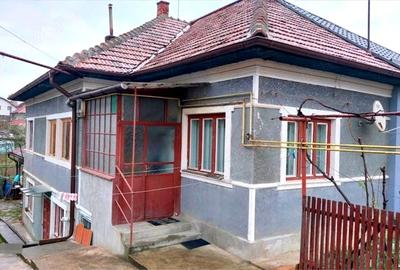 Casă cu 5 camere cu Teren 500 Mp în Mărăști - 4