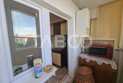 Apartament decomandat Strand 2 camere balcon etaj intermediar 3 - 25