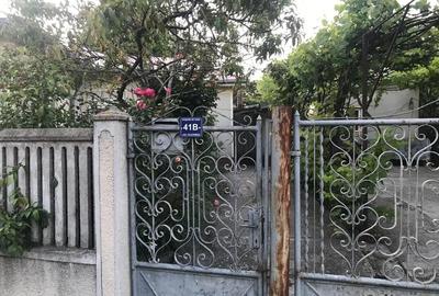 Casă cu 5 camere în Central - 1