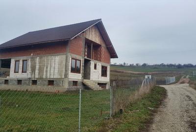 Casă cu 6 camere în Sigmir