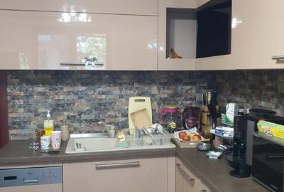 Casă cu 6 camere cu Teren 500 Mp în Central - 7