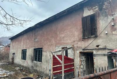 Casa de renovat 371 mp + teren 546 mp Petrosani Casa de renovat 371 mp + teren 546 mp Petrosani - 3