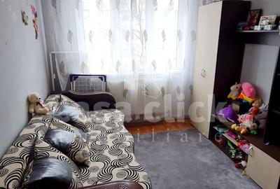 Apartament cu 3 camere semidecomandat în Micro 19 - 1