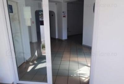 Spațiu comercial, de 80 mp, în Central - 3
