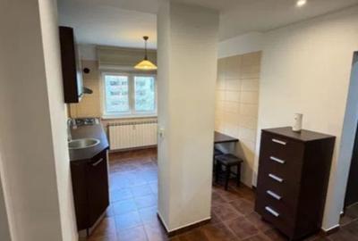 Apartament cu 3 camere decomandat, mobilat în Obor