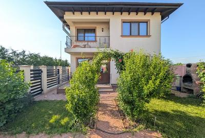 Casă individuală cu 4 camere cu Teren 200 Mp în Tunari