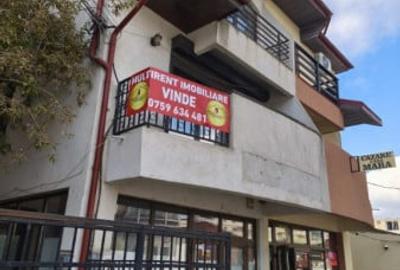 Casă cu 4 camere cu Teren 300 Mp în Piața Veche - 1