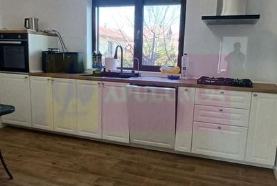 Casă individuală cu 4 camere decomandat cu Canalizare în Săbăreni - 11