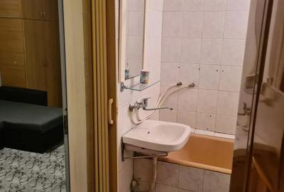 Garsonieră decomandată în CET - 3