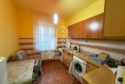 Garsonieră nedecomandată, mobilată în UMT - 1