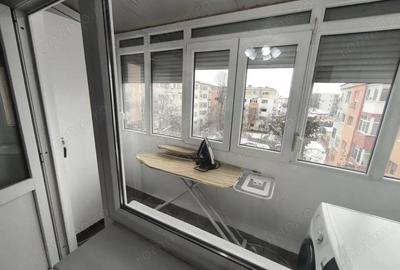 Apartament cu 3 camere decomandat în Rovine - 10