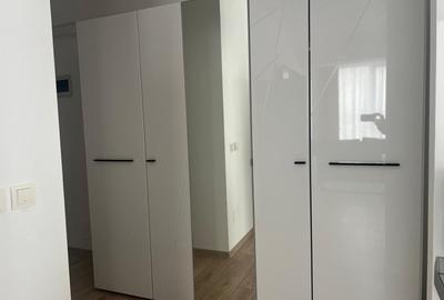 2 camere decomandat  mobilat , utilat , bloc nou, loc parcare inclus, 2 balcoane - 4