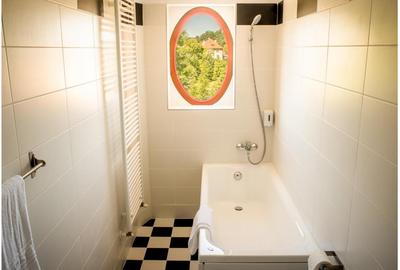 Apartament cu 5 camere decomandat, mobilat în Schei - 13