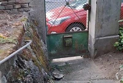 Casă individuală cu 3 camere cu Canalizare în 7 Noiembrie - 2