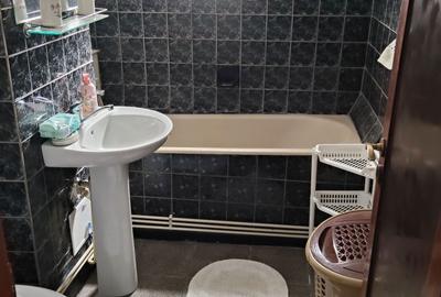 Apartament cu 2 camere decomandat în Zăvoi - 6