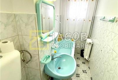 Apartament cu 2 camere nedecomandat, mobilat în 9 Mai - 11