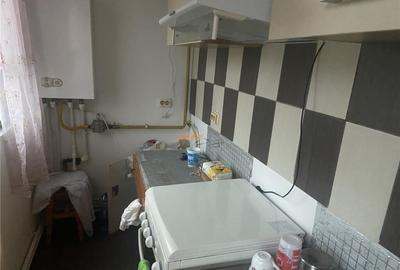 Garsoniera de , zona Spitalul Judetean Focsani , 28 mp , de - 20