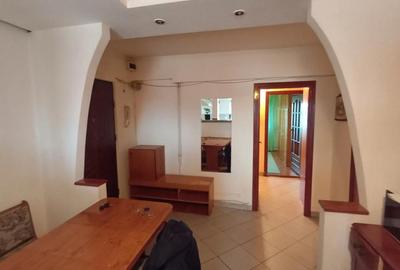 Apartament cu 3 camere decomandat în Lunei - 18