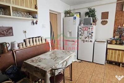 Apartament cu 3 camere decomandat în Central - 2
