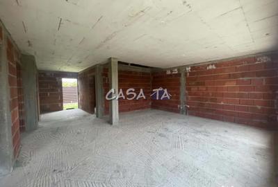 Casă cu 3 camere cu Teren 300 Mp în Bălești - 1