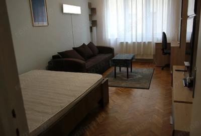 Apartament cu 2 camere decomandat în Ultracentral
