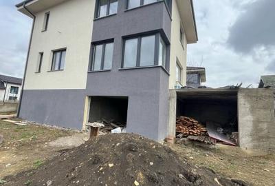 Casa individuala, 5 camere , 137mp uitli cu 415mp de teren. Dezmir - 1