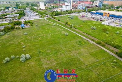 Teren Construcții intravilan de 3333 mp, în Vest - 2