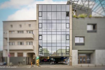 Spațiu comercial, de 100.80000305176 mp, în Ștefan cel Mare - 15
