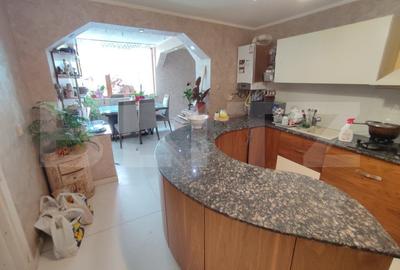 Ocazie! Doua case individuale in aceeasi curte in Radauti - 3