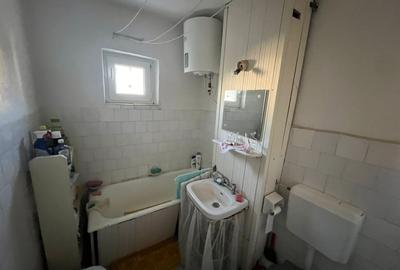 Apartament 3 camere etajul 1/8 în Zona Km 0, decomandat 67 mp Apartament 3 camere etajul 1/8 în Zona Km 0, decomandat 67 mp - 3