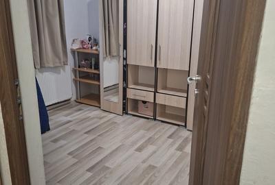 Apartament cu 3 camere semidecomandat în Dâmbu Pietros - 4