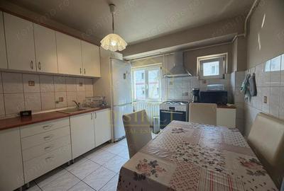 Apartament cu 5 camere decomandat în Soarelui - 11