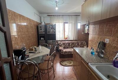 Apartament cu 2 camere decomandat în Teilor - 2