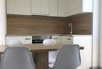 Apartament cu 2 camere decomandat în Florilor
