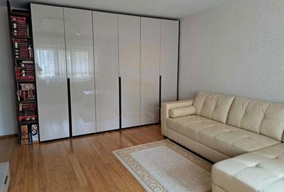 Apartament cu 3 camere decomandat, mobilat în Vitan Mall