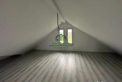 Casă cu 7 camere cu Teren 2000 Mp în Români