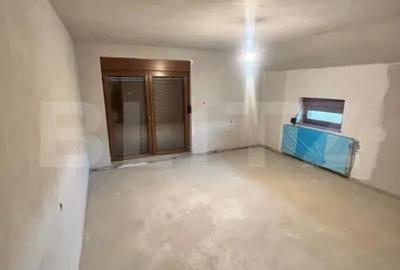 Casă cu 5 camere cu Teren 5000 Mp în Unirea - 2