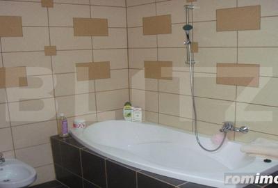 Casă cu 7 camere cu Teren 8900 Mp în Unirii