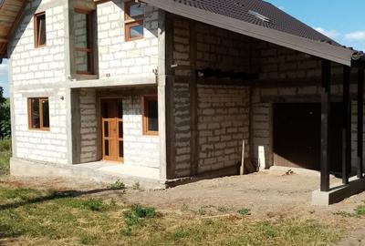 Casă cu 6 camere cu Teren 1550 Mp în Voinești - 10