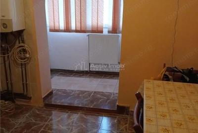 Apartament cu 2 camere decomandat în 1 Mai