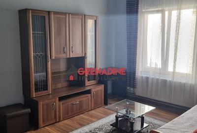 Apartament cu 2 camere semidecomandat, mobilat în Centrul Istoric